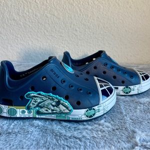 NWOT Crocs Star Wars Millennium Falcon Slip On Shoes